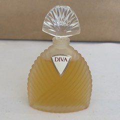Fleur Diva Eau de Toilette Collectible Bottle 50 ml Emanuel Ungaro Vintage