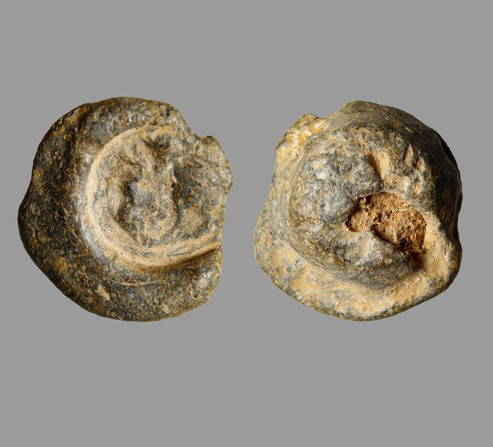Ancient Near Eastern Lead Stamp Seal Bull And Predator Animal Scene Antiquity