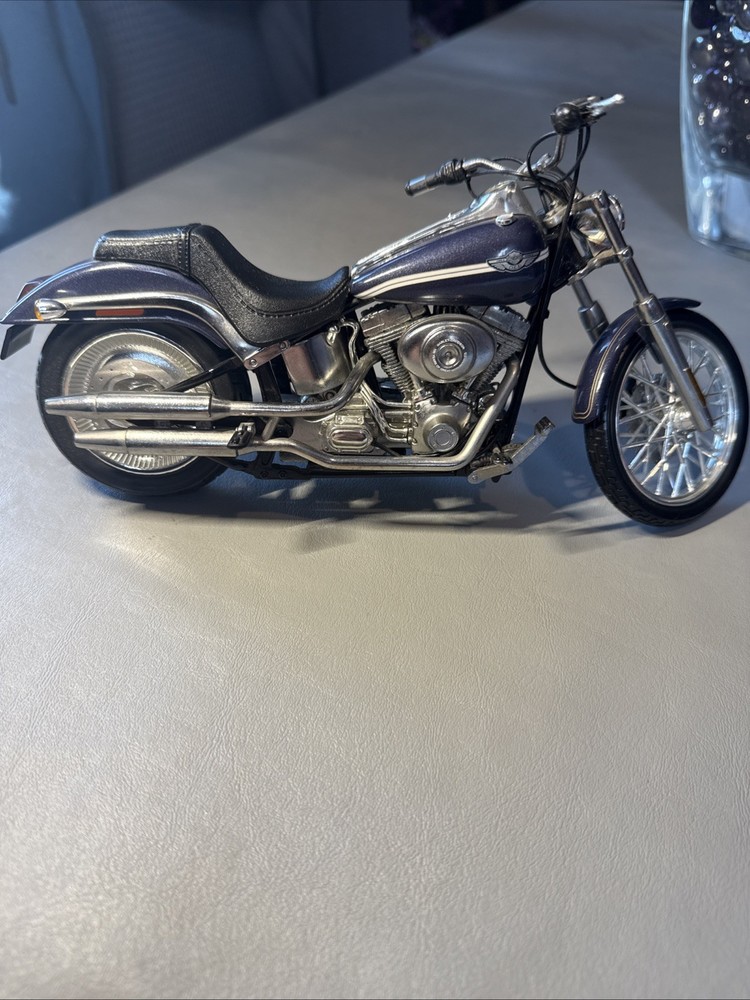 Harley-Davidson 2003 Softail Deuce Motorcycle ERTL Series 3 Diecast 1:10 Blue