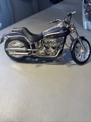 Harley-Davidson 2003 Softail Deuce Motorcycle ERTL Series 3 Diecast 1:10 Blue