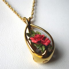 Goebel Olszewski Red Rose Pendant Necklace Painted/Sculpted Vintage NEW in Box