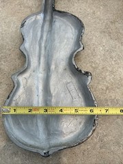 VINTAGE ROYAL CAST ALUMINUM MIDCENTURY VIOLIN 18” WALL DÉCOR.