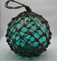 VINTAGE GLASS FISHING FLOAT IN TURQUOISE