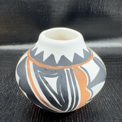 Mary T Jijola Hand Made Pottery Bud Vase Vessel Isleta Pueblo Artist Signed Vase