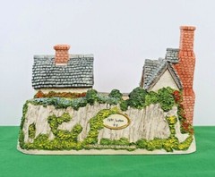 David Winter Newtown Millhouse Mint in box. Limited Ed. #1391 of 4500. Signed.