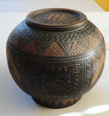 1997 Deborah Tinsman Handmade Pottery Vase Carved Brown Geometric Native Design