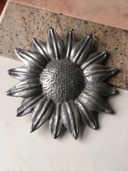 Lovely Vintage or Antique Sunflower Rosette – Cast Metal, architectural salvage