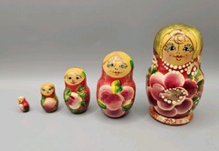 Vintage Matryoshka 5 Russian Nesting Dolls Made Un USSR