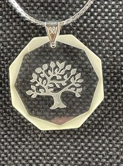 TREE OF LIFE pendant Necklace 24″ chain etched intaglio AVON Vtg Lucite