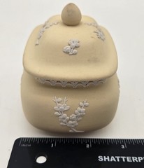 Wedgwood Primrose Yellow Jasperware Trinket Box Neoclassical England