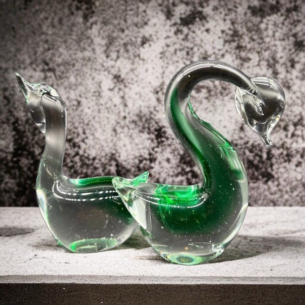 Vintage Vinci Green Hand Blown Art Glass Birds Sommerso Figurines 4”t 3”w