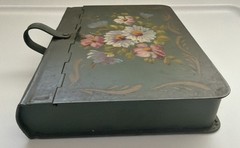 Vintage E.T. Nash Tole Ware Butler Flowers Floral Metal Trinket Box Hinged Lid
