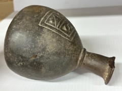 NICELY ENGRAVED PRE-COLUMBIAN INCA ARYBALLOS EFFIGY POTTERY BOTTLE / JAR, MEXICO