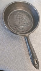 2 Vtg Cast Aluminum Skillets Wall Hangings Fruit Design Rustic French Country