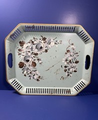 Vintage Hand‑Painted Metal Tray – Nashco – Light Blue Delicate Floral Design