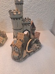 David Winter 2 Pcs Hand Painted In England Castle/village * ESTATE SALE *