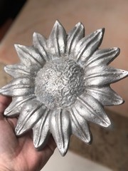 Lovely Vintage or Antique Sunflower Rosette – Cast Metal, architectural salvage