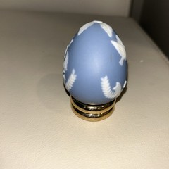FRANKLIN MINT PARIAN STYLE EGG WITH STAND VTG 1988 COLLECTOR’S TREASURY OF EGGS