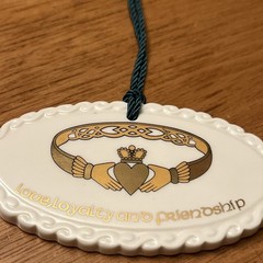 Irish Claddagh Ring Emblem Ornament Love Loyalty Friendship Donegal Parian China