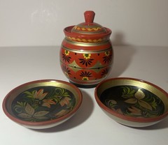 Traditional Folk Art Russian Khokhloma Lacquerware Hand Painted Pot Lid & Bowls.