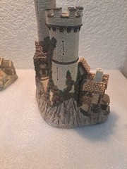 David Winter 2 Pcs Hand Painted In England Castle/village * ESTATE SALE *