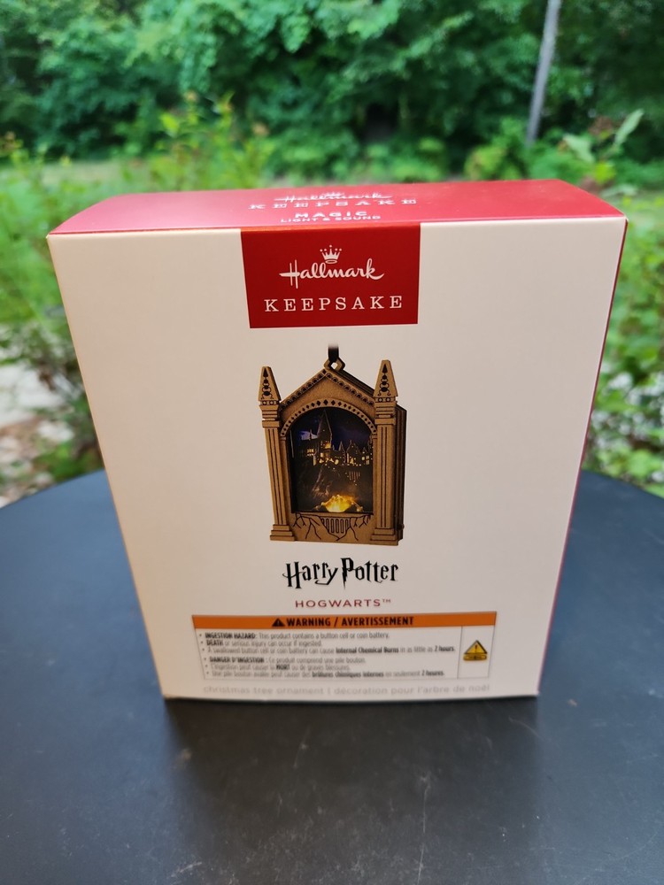 Hallmark Keepsake Ornament 2025 Harry Potter Hogwarts Magic LIght Sound NIB