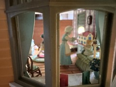 VTG 1991 Enesco Victorian Vignette Animated Action Musical Working Doll House