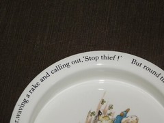 VINTAGE KITCHEN 6 1/2″ ACROSS WEDGWOOD ENGLAND PETER RABBIT CERAMIC BOWL