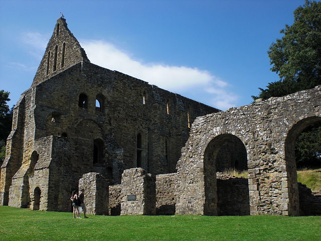 Battle Abbey (by Operarius; Wikimedia Commons)